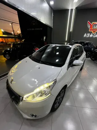 PEUGEOT 208 1.6 GRIFFE 16V FLEX 4P AUTOMÁTICO