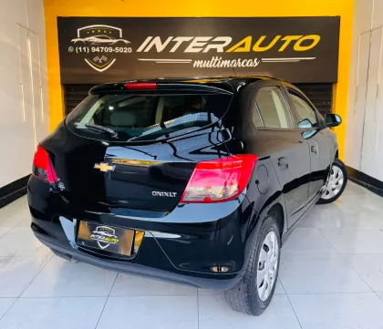 CHEVROLET ONIX 1.4 MPFI LT 8V FLEX 4P MANUAL
