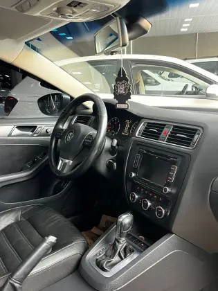 VOLKSWAGEN JETTA 2.0 TSI HIGHLINE 211CV GASOLINA 4P TIPTRONIC