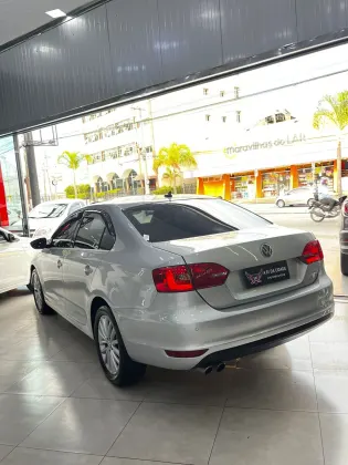 VOLKSWAGEN JETTA 2.0 TSI HIGHLINE 211CV GASOLINA 4P TIPTRONIC