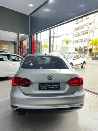 VOLKSWAGEN JETTA 2.0 TSI HIGHLINE 211CV GASOLINA 4P TIPTRONIC