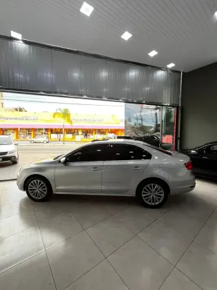 VOLKSWAGEN JETTA 2.0 TSI HIGHLINE 211CV GASOLINA 4P TIPTRONIC