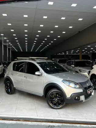 RENAULT SANDERO 1.6 STEPWAY 16V FLEX 4P AUTOMÁTICO