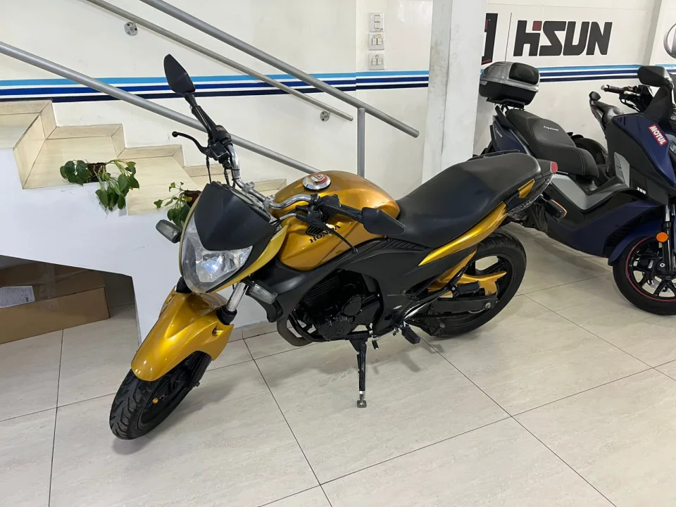 HONDA CB 300R
