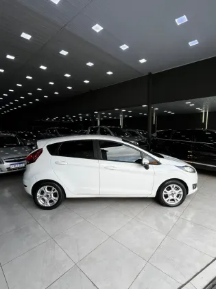 FORD FIESTA 1.6 ROCAM SE 8V FLEX 4P MANUAL