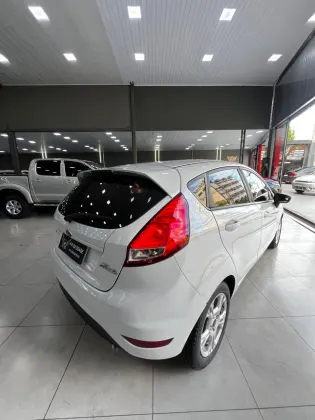 FORD FIESTA 1.6 ROCAM SE 8V FLEX 4P MANUAL
