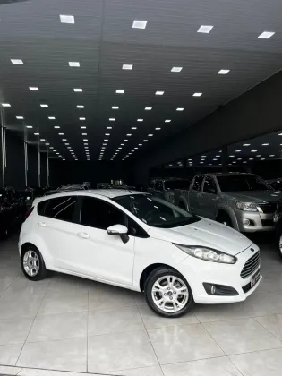 FORD FIESTA 1.6 ROCAM SE 8V FLEX 4P MANUAL