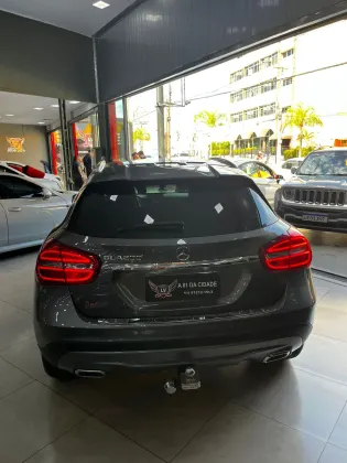 MERCEDES-BENZ CLA 200 1.6 VISION 16V FLEX 4P AUTOMÁTICO