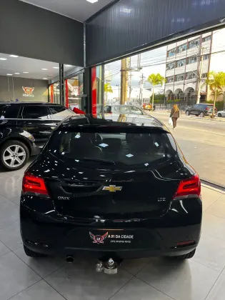 CHEVROLET ONIX 1.4 MPFI LTZ 8V FLEX 4P AUTOMÁTICO