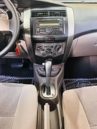 NISSAN LIVINA 1.8 SL 16V FLEX 4P AUTOMÁTICO