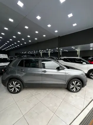 VOLKSWAGEN T-CROSS 1.0 200 TSI TOTAL FLEX COMFORTLINE AUTOMÁTICO