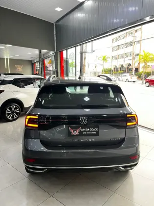 VOLKSWAGEN T-CROSS 1.0 200 TSI TOTAL FLEX COMFORTLINE AUTOMÁTICO