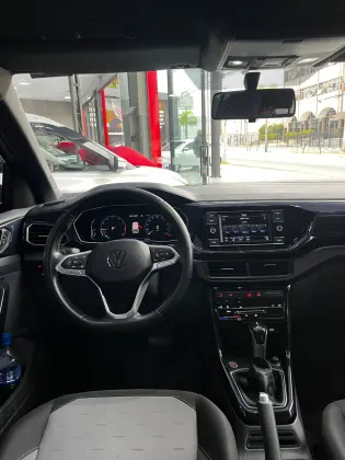 VOLKSWAGEN T-CROSS 1.0 200 TSI TOTAL FLEX COMFORTLINE AUTOMÁTICO