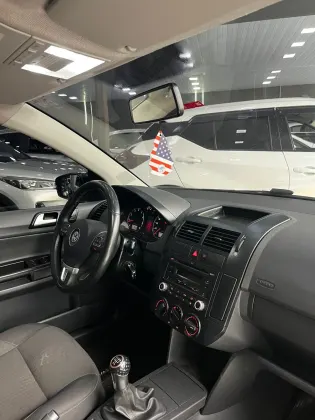 VOLKSWAGEN POLO 1.6 MI 8V E-FLEX 4P MANUAL