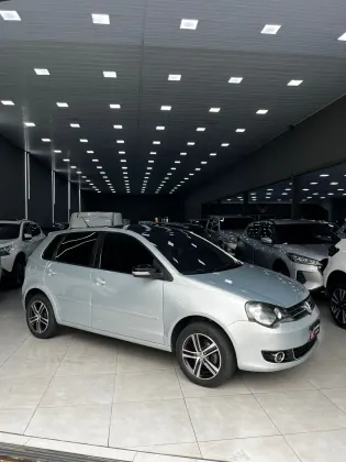 VOLKSWAGEN POLO 1.6 MI 8V E-FLEX 4P MANUAL