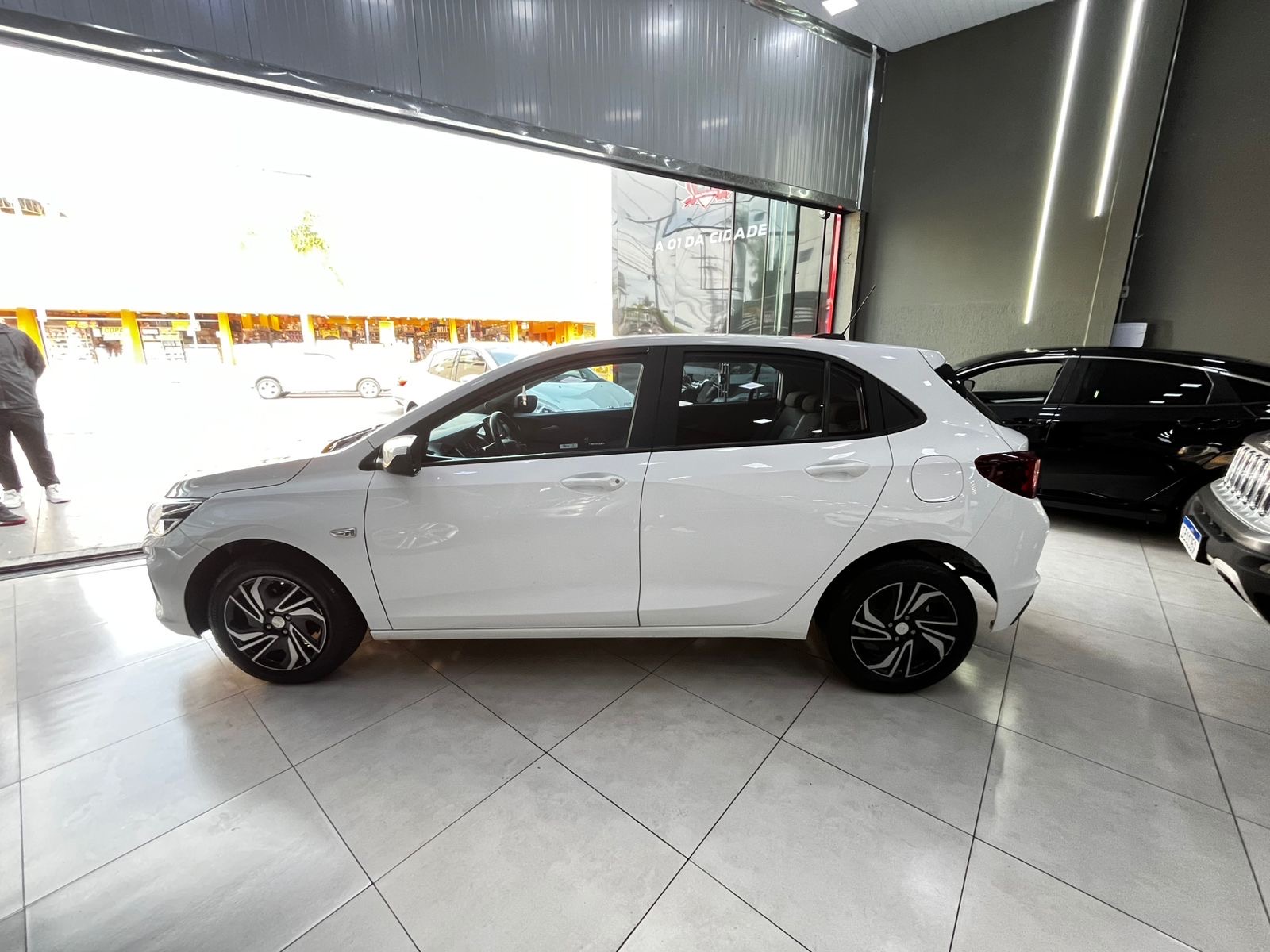 Chevrolet Onix 1.0 Mpfi LT 8V Flex 4P Manual - foto 3