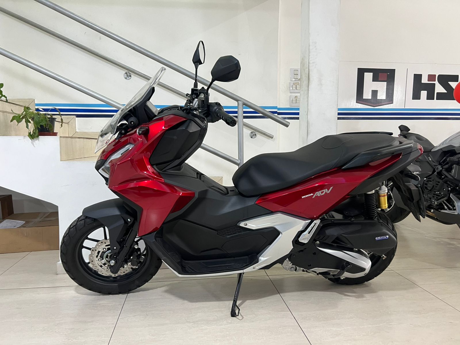 HONDA ADV