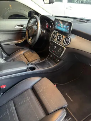 MERCEDES-BENZ GLA 200 1.6 CGI STYLE 16V TURBO GASOLINA 4P AUTOMÁTICO