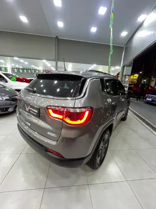 JEEP COMPASS 1.3 T270 TURBO FLEX LONGITUDE AT6