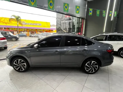 VOLKSWAGEN VIRTUS 1.0 200 TSI HIGHLINE AUTOMÁTICO