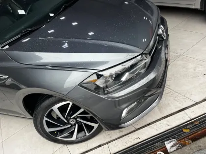 VOLKSWAGEN VIRTUS 1.0 200 TSI HIGHLINE AUTOMÁTICO