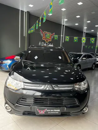 MITSUBISHI OUTLANDER 3.0 GT 4X4 V6 24V GASOLINA 4P AUTOMÁTICO
