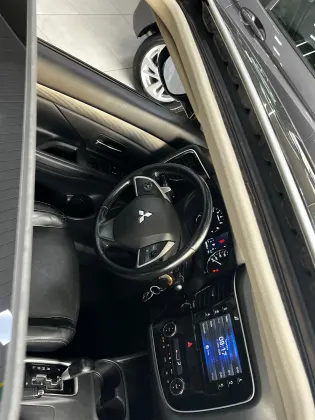 MITSUBISHI OUTLANDER 3.0 GT 4X4 V6 24V GASOLINA 4P AUTOMÁTICO