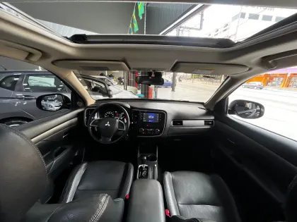 MITSUBISHI OUTLANDER 3.0 GT 4X4 V6 24V GASOLINA 4P AUTOMÁTICO
